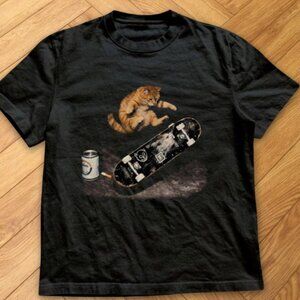 Funny Skateboarding Cat Graphic T-Shirt Black Skater Cat Cotton Tee